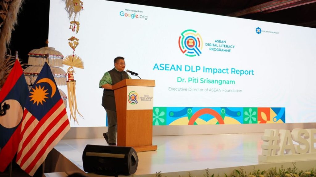 Executive Director of ASEAN Foundation Piti Srisangnam (photo: Ist) - literasi digital